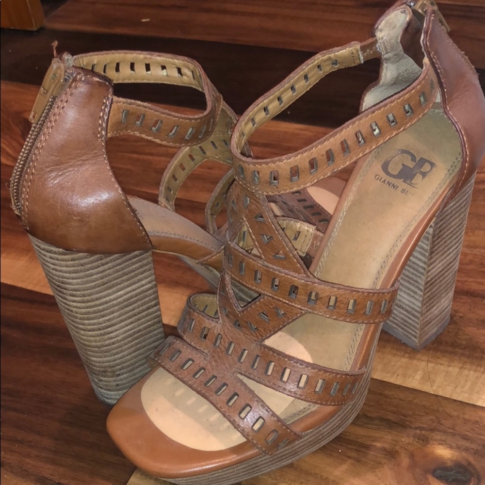 Super cute Gianni Bini heels. Size 8